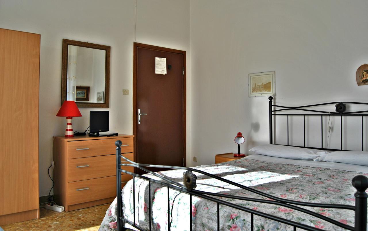 Hotel Chenno Subbiano Exterior photo